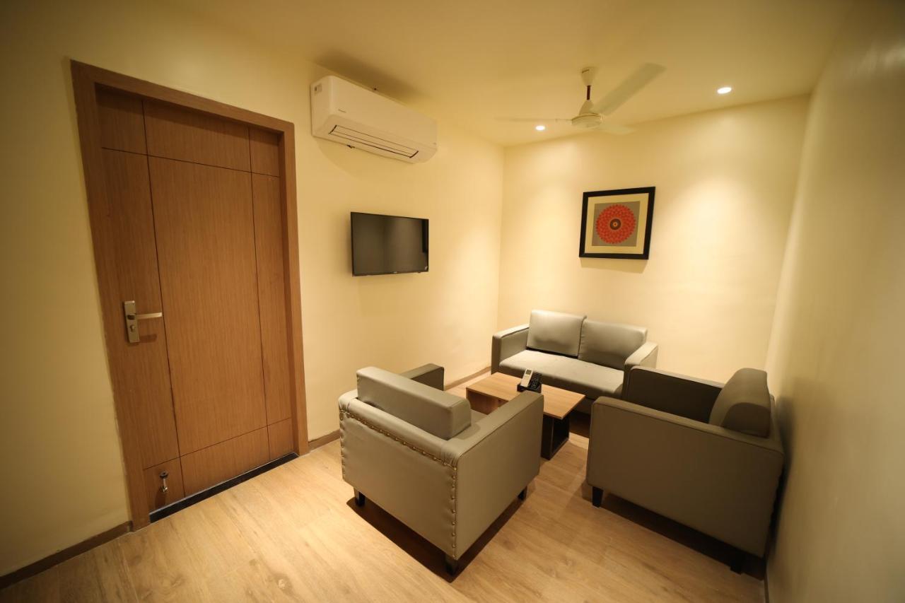 Hotel Marigold บูบันเนสชวาร์ ภายนอก รูปภาพ